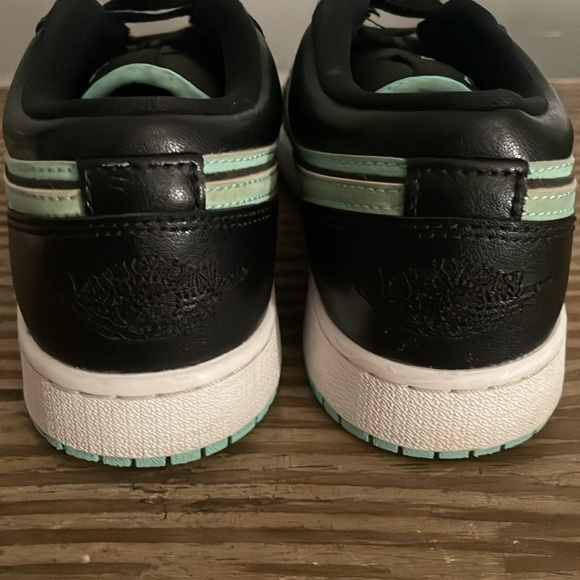 NIKE AIR JORDAN 1 LOW SE (GS) TROPICAL TWIST SZ 4Y - Picture 5 of 8